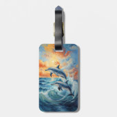 Artistieke Twee Jumping Dolfijnen Sunset Ocean Bagagelabel (Achterkant verticaal)