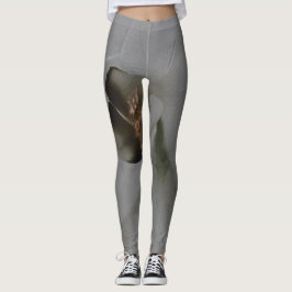 Artistieke ventilator in grijze tonnen leggings