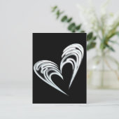 Artistisch wit hart op zwarte achtergrond briefkaart (Staand voorkant)
