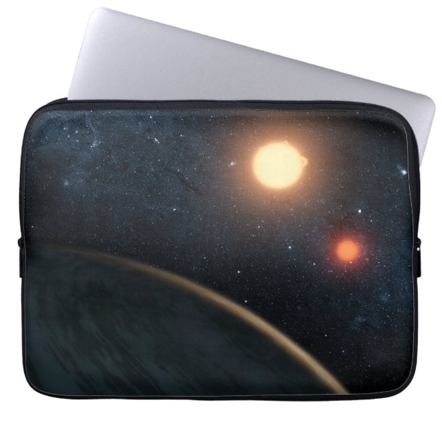 Artist's Concept Illustrating Kepler-16b. Laptop Sleeve (Voorkant)