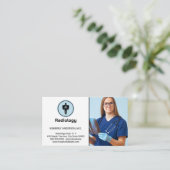 Arts die röntgenfoto onderzoekt visitekaartje (Staand voorkant)