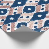 Artsy Modern Roos Gold Navy Blue Ikat Geo Cadeaupapier (Hoek)