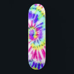 Artsy Neon Rainbow Tie Dye Waterverf Patroon Persoonlijk Skateboard<br><div class="desc">Dit douanemasker is perfect voor vele beroeps met inbegrip van: het verzorgen van huisarbeiders, bedrijfsarbeiders, essentiële werknemers, en regelmatige burgers die een extra laag bescherming nodig hebben. Het ontwerp is voorzien van een handbeschilderd regenboogneongeel, roze, paars, waterblauw en groen stropdas-kleurig draaipatroon. Het is heupster, trendy, cool en leuk; het perfecte...</div>