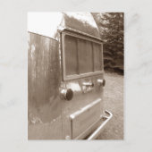 Artsy Visual Retro Travel Trailer Back End Leaving Feestdagenkaart (Voorkant)