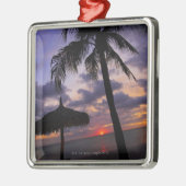 Aruba, silhouet van palmbomen en palapa metalen ornament (Links)