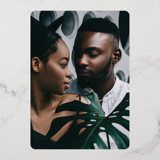 As | Moderne minimale scriptfoto slaat de datum op Folie Uitnodiging (Achterkant)