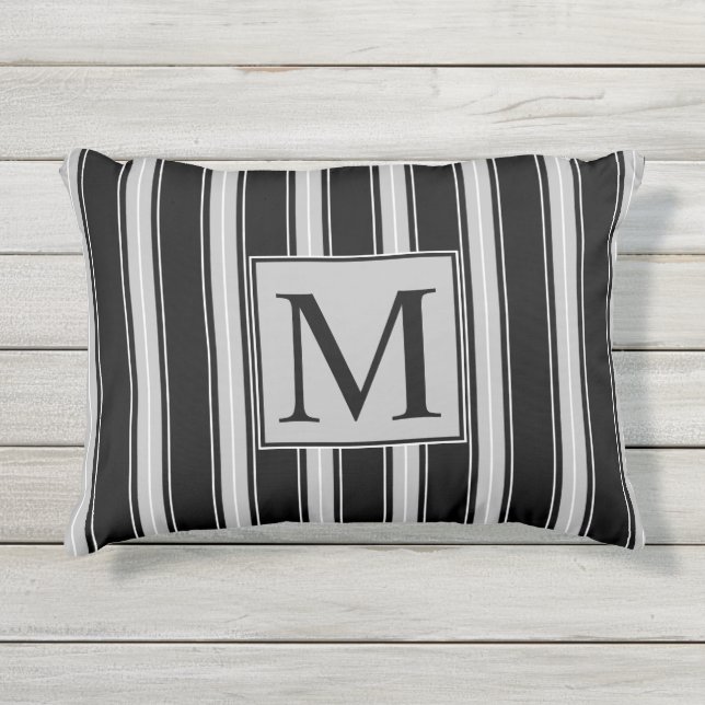 Ash Grey and White Stripe op zwart monogram Buitenkussen (Voorkant)