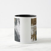 Ash plume van de uitbarsting van Chaiten vulcano, Mok (Midden)