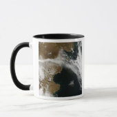 Ash plume van de uitbarsting van Chaiten vulcano, Mok (Links)