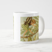 Ash Tree Fairy loopt op Branch Grote Koffiekop (Voorkant rechts)