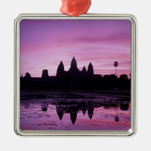 Asia, Cambodja, Siem Reap, Angkor Wat (geb. 12e 2 Metalen Ornament (Voorkant)