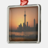 ASIA, China, Uitzicht Shanghai van Oriental Pearl Metalen Ornament (Links)