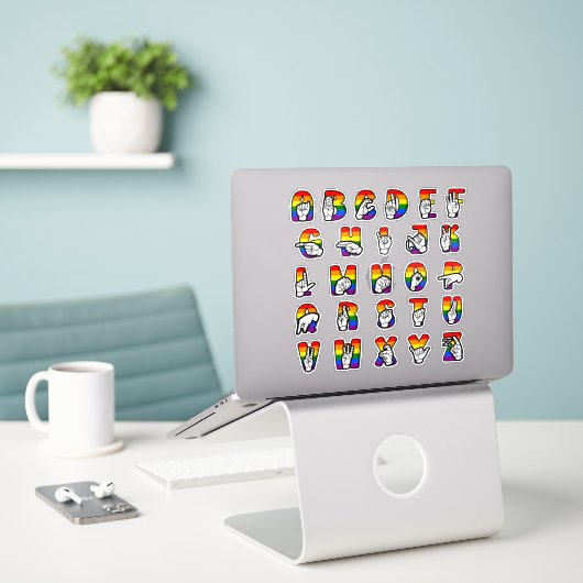 ASL Pride Alfabet Sticker (Laptop op bureau)