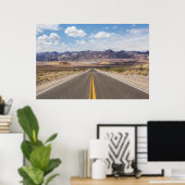 Asphalt Road in Death Valley National Park Poster (Thuiskantoor)