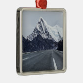 Asphalt Road voor Snow Mountain Metalen Ornament (Rechts)