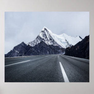 Asphalt Road voor Snow Mountain Poster