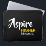 ASPIRE HOGER Inspirerend Christelijk zwart Laptop Sleeve<br><div class="desc">Het Inspirerend bericht - Aspire Hoger - met de verwijzing Colossians van de Manuscript 3:2 "plaats uw mening op dingen hierboven". Een motivatie bericht, eenvoudig nog stijlvol getoond. De tekst is volledig klantgericht, zodat kunt u met uw eigen favoriete bericht en verwijzing van de Manuscript personaliseren, of u kunt weggaan...</div>