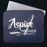 ASPIRE HOGER Inspirerend NAVY Christelijk Laptop Sleeve<br><div class="desc">Het Inspirerend bericht - Aspire Hoger - met de verwijzing Colossians van de Manuscript 3:2 "plaats uw mening op dingen hierboven". Een motivatie bericht, eenvoudig nog stijlvol getoond. Monogram A voor Aspire op de achtergrond (kan worden geschrapt). Al tekst is volledig klantgericht, zodat kunt u met uw eigen monogram, favoriete...</div>