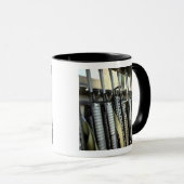 Assault-geweren staan klaar op het wapenrek mok (Voorkant rechts)