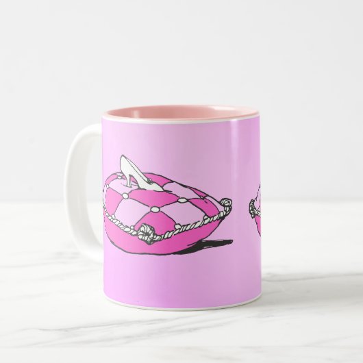 Assepoester Slipper over roze  kunst Tweekleurige Koffiemok (Voorkant links)