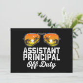 Assistent-directeur buiten dienst laatste schoolda kaart (Staand voorkant)