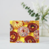 Assortiment van vers smakelijk donutsbriefkaart briefkaart (Staand voorkant)