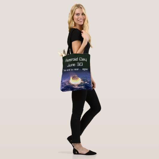 Asteroïde dag 30 juni tote bag (Op model)