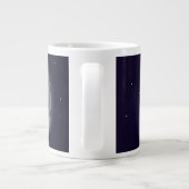 Asteroïde treft de planeet aarde! grote koffiekop (Achterkant)