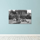 Astoria, Oregon Indian War Dance at Centennial Canvas Afdruk (Insitu (Houten vloer))