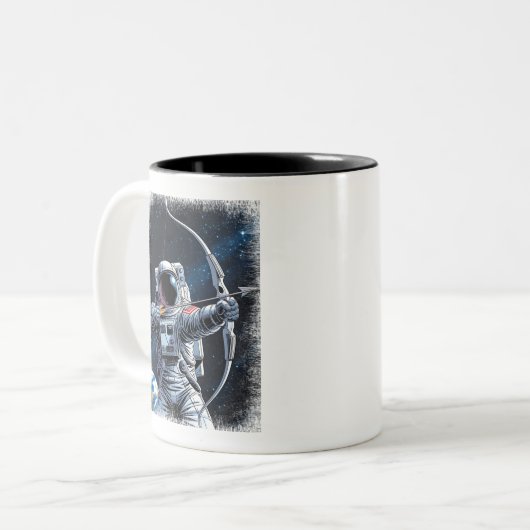 ASTRO ARCHER - Astronaut met pijl en boog Tweekleurige Koffiemok (Voorkant links)