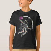 Astronaut Basketball Slam Dunk in Space T-shirt (Voorkant)