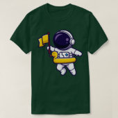 Astronaut brengt vlag en drijft met eenden banden t-shirt (Design voorkant)