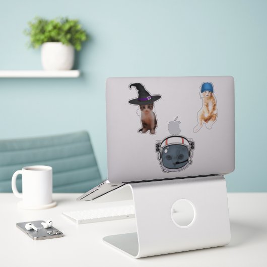 Astronaut Cat Sticker (Laptop op bureau)
