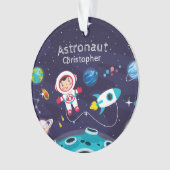Astronaut child on the moon, monogrammed name ornament (voorkant)