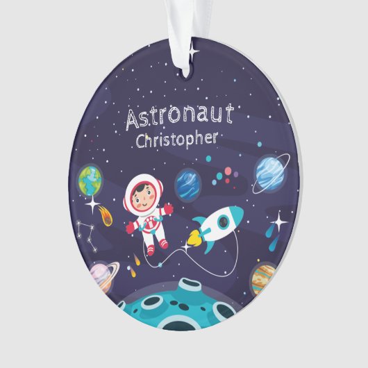 Astronaut child on the moon, monogrammed name ornament (voorkant)