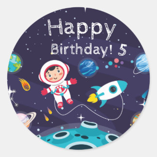 Astronaut child on the moon, monogrammed name ronde sticker