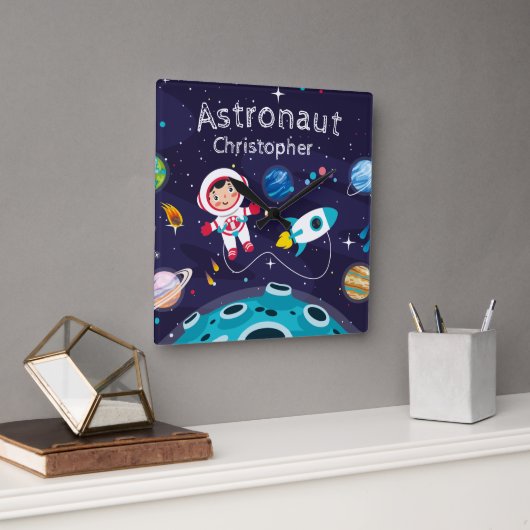 Astronaut child on the moon, monogrammed name vierkante klok (Kantoor)