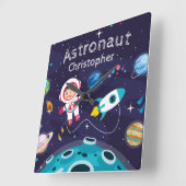 Astronaut child on the moon, monogrammed name vierkante klok (Hoek)