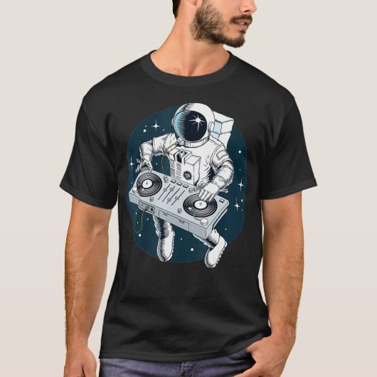 Astronaut die Platenspelers DJ speelt in ruimteste T-shirt (Voorkant)
