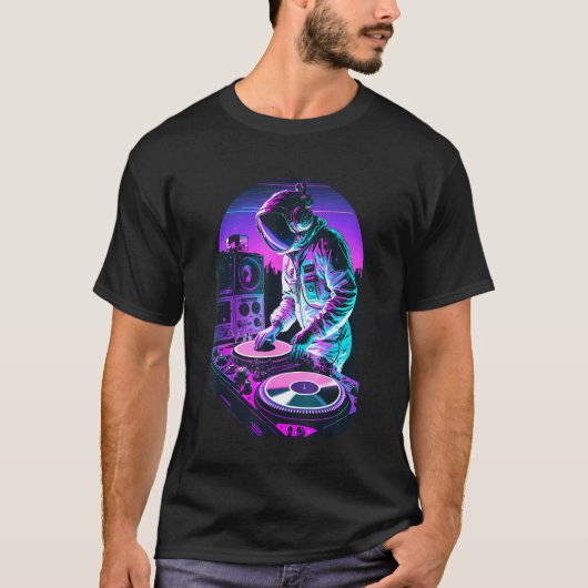 Astronaut DJ DJing in Space EDM cool Graphic Vapor T-shirt (Voorkant)