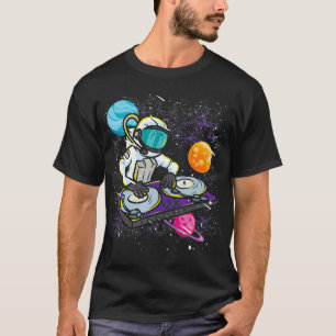 Astronaut DJ in een ruimtepak die muzieksterren sp T-shirt