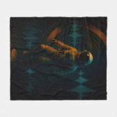 Astronaut drijvend in Glitchwave Sound Art Fleece Deken (Voorkant (Horizontaal))