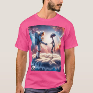 Astronaut en een buitenaards wezen schudden handen t-shirt