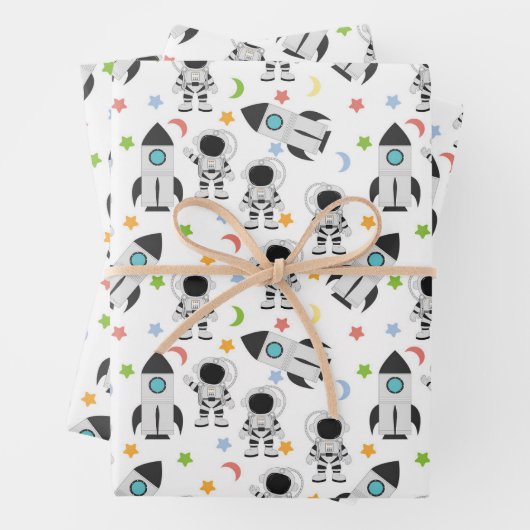 Astronaut en raketruimtepatroon inpakpapier vel (In situ)