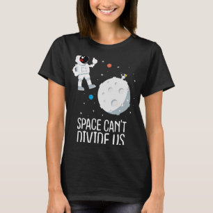 Astronaut for a Long Distance Relatie T-shirt