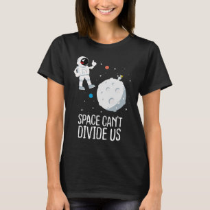 Astronaut for a Long Distance Relatie T-shirt