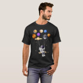 Astronaut Holding Planet Balloons Science Solar Sy T-shirt (Voorkant volledig)