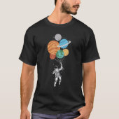 Astronaut holding Planet Balloons Solar System spa T-shirt (Voorkant)