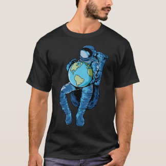 Astronaut houdt planeet aarde vast t-shirt