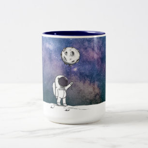 Astronaut in de ruimte met maanballon kosmos sterr tweekleurige koffiemok
